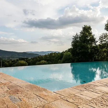 8 Bedrooms With Private Pool Enclosed Garden And Wifi At Perouse Villa Lisciano Niccone