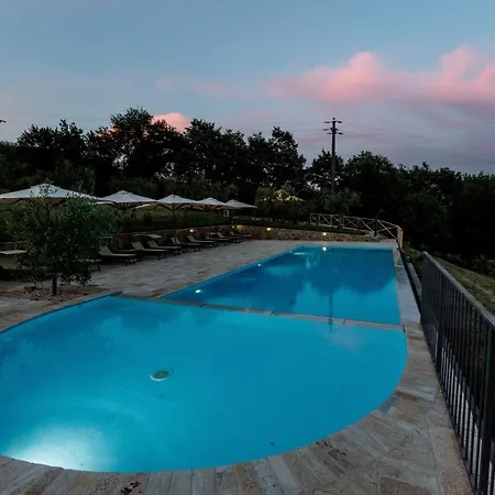 8 Bedrooms With Private Pool Enclosed Garden And Wifi At Perouse Lisciano Niccone